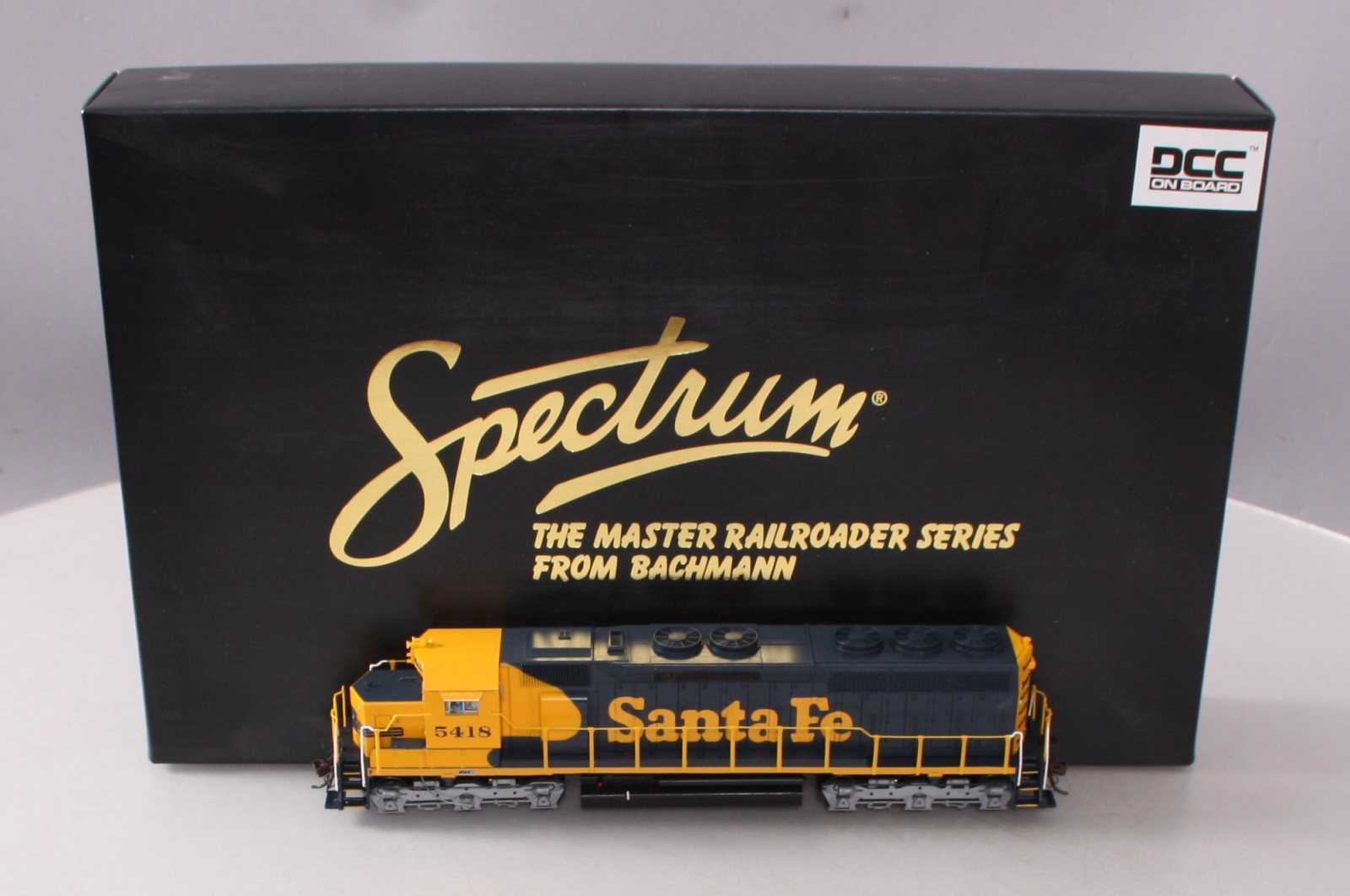 Bachmann 82719 HO Santa Fe SD-45 Diesel Locomotive w/DCC #5418