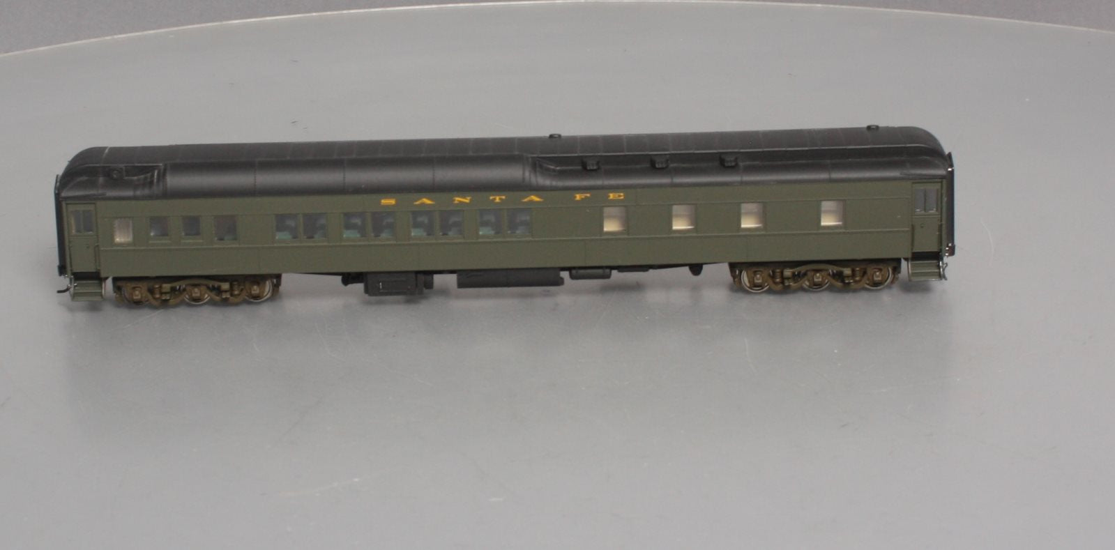 Walthers 932-10052 HO Scale Santa Fe Pullman Heavyweight 8-1-2 (Plan #3979A) LN/Box
