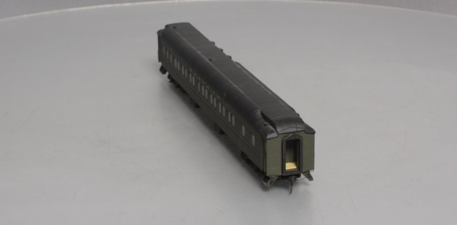 Walthers 932-10052 HO Scale Santa Fe Pullman Heavyweight 8-1-2 (Plan #3979A) LN/Box