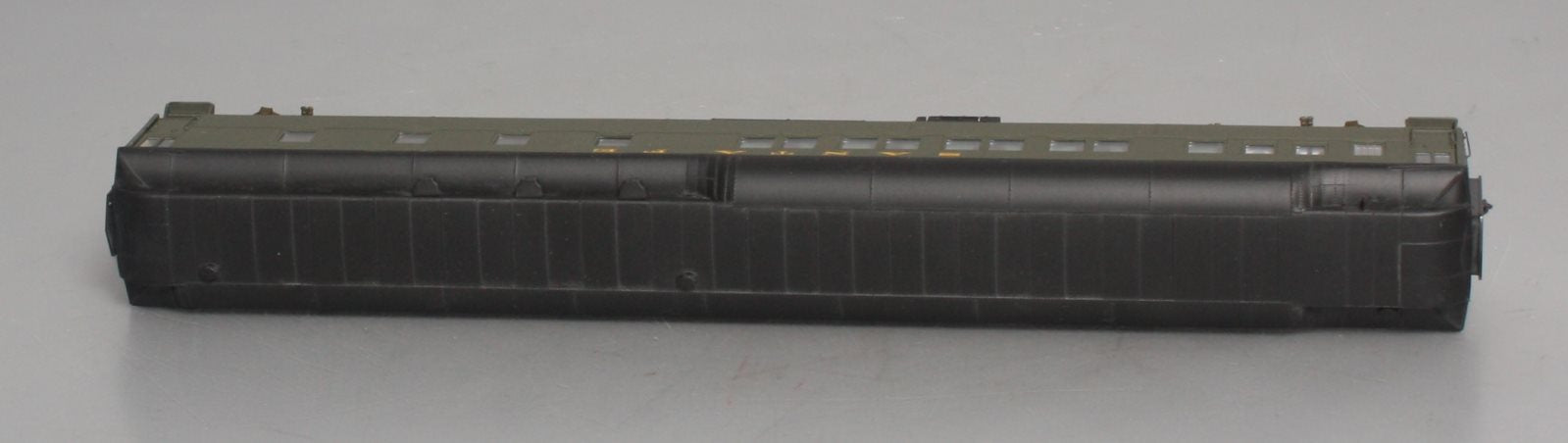 Walthers 932-10052 HO Scale Santa Fe Pullman Heavyweight 8-1-2 (Plan #3979A) LN/Box