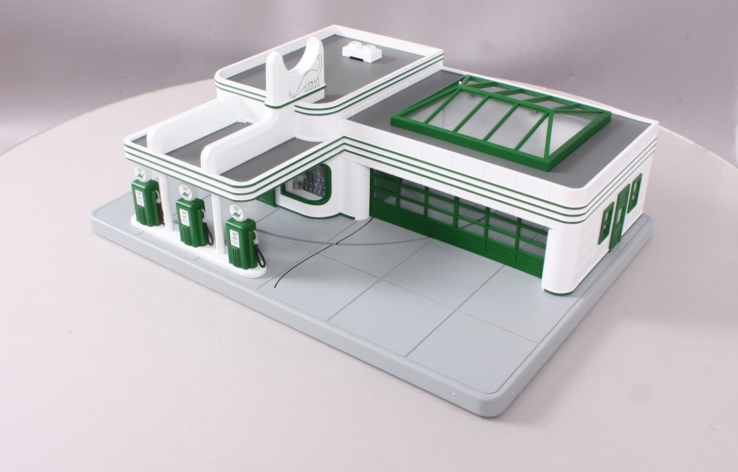 MTH 30-9101 O Gauge Sinclair Assembled Operating Gas Station NIB