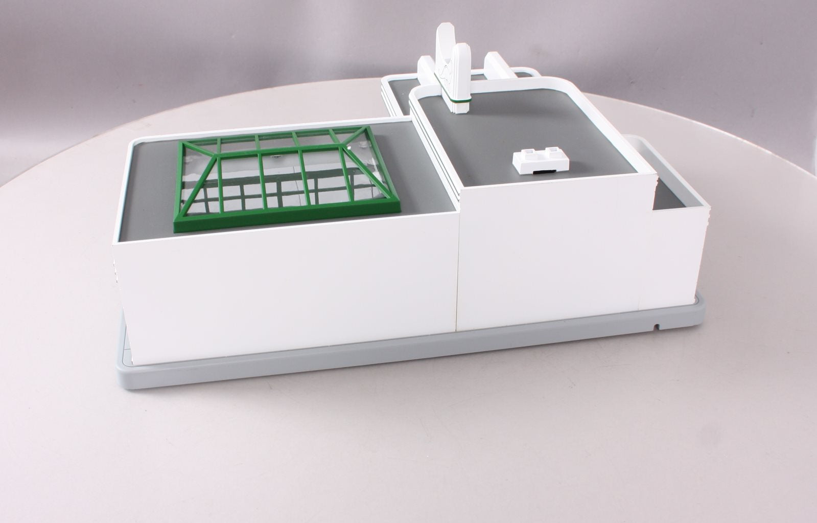 MTH 30-9101 O Gauge Sinclair Assembled Operating Gas Station