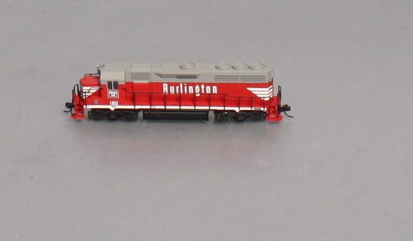 Atlas 40002773 N CBQ EMD GP40 Low Nose Diesel Locomotive Dynamic Brakes #180