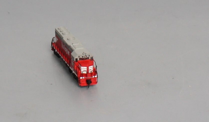 Atlas 40002773 N CBQ EMD GP40 Low Nose Diesel Locomotive Dynamic Brakes #180