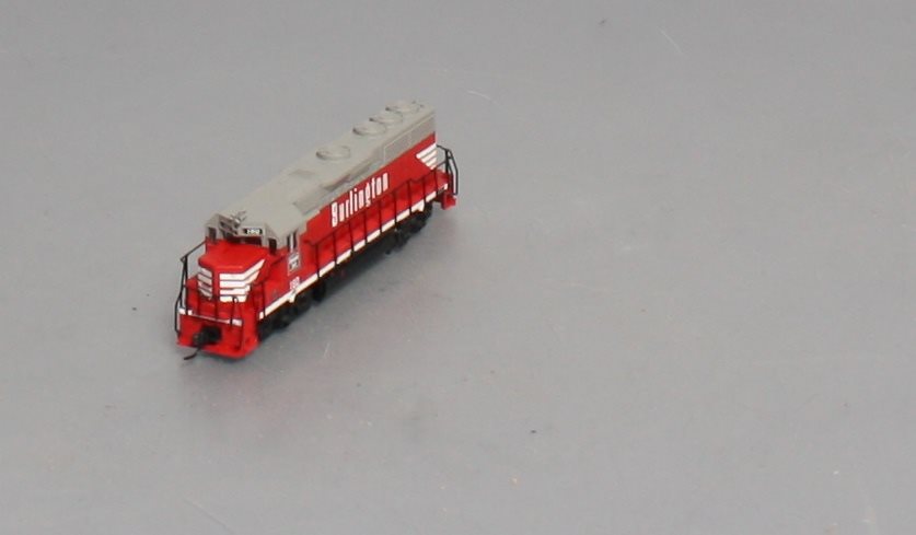 Atlas 40002773 N CBQ EMD GP40 Low Nose Diesel Locomotive Dynamic Brakes #180
