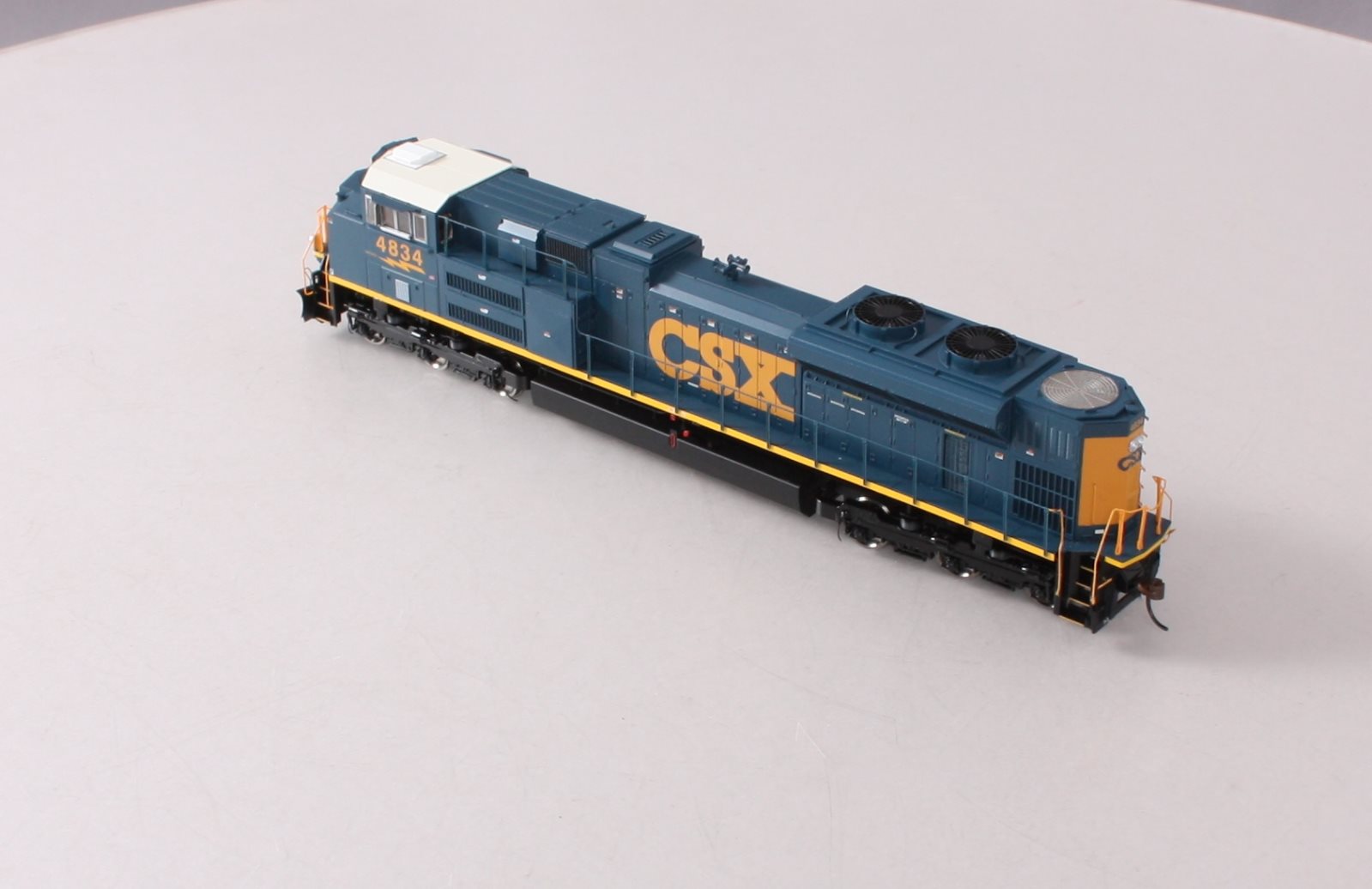 Athearn G68697 HO Scale CSX SD70ACe Diesel Engine #4834 with DCC & Sound