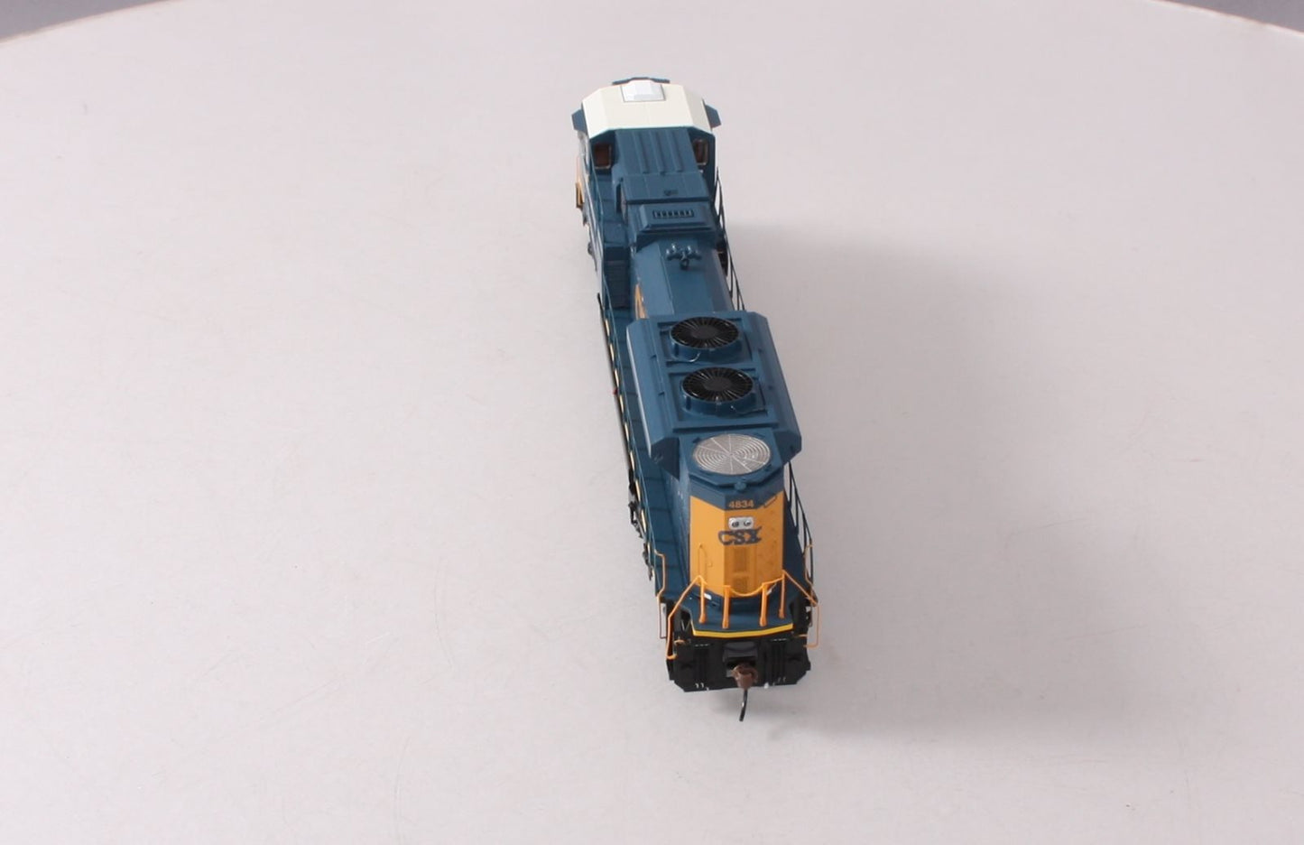 Athearn G68697 HO Scale CSX SD70ACe Diesel Engine #4834 with DCC & Sound
