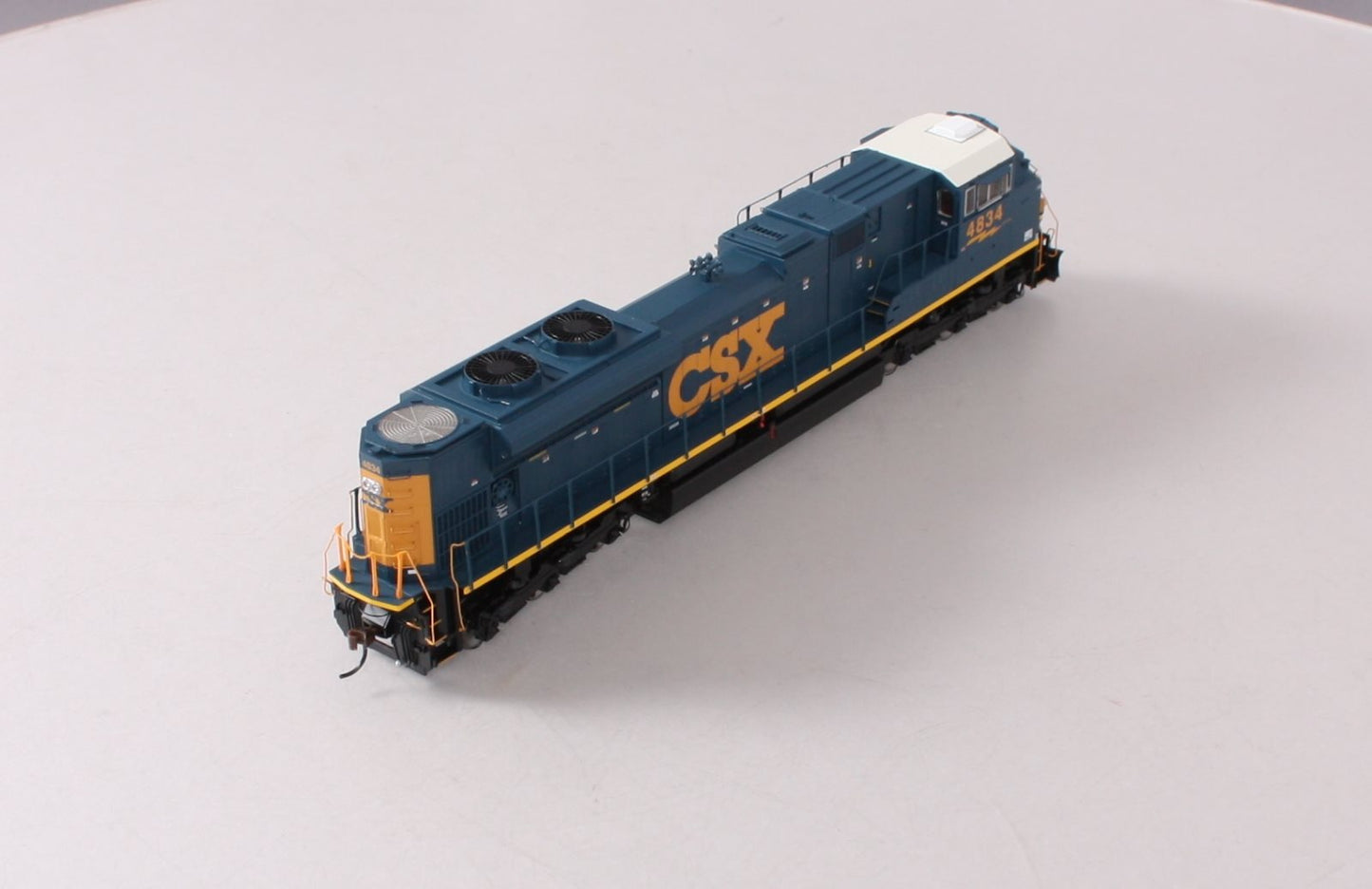 Athearn G68697 HO Scale CSX SD70ACe Diesel Engine #4834 with DCC & Sound