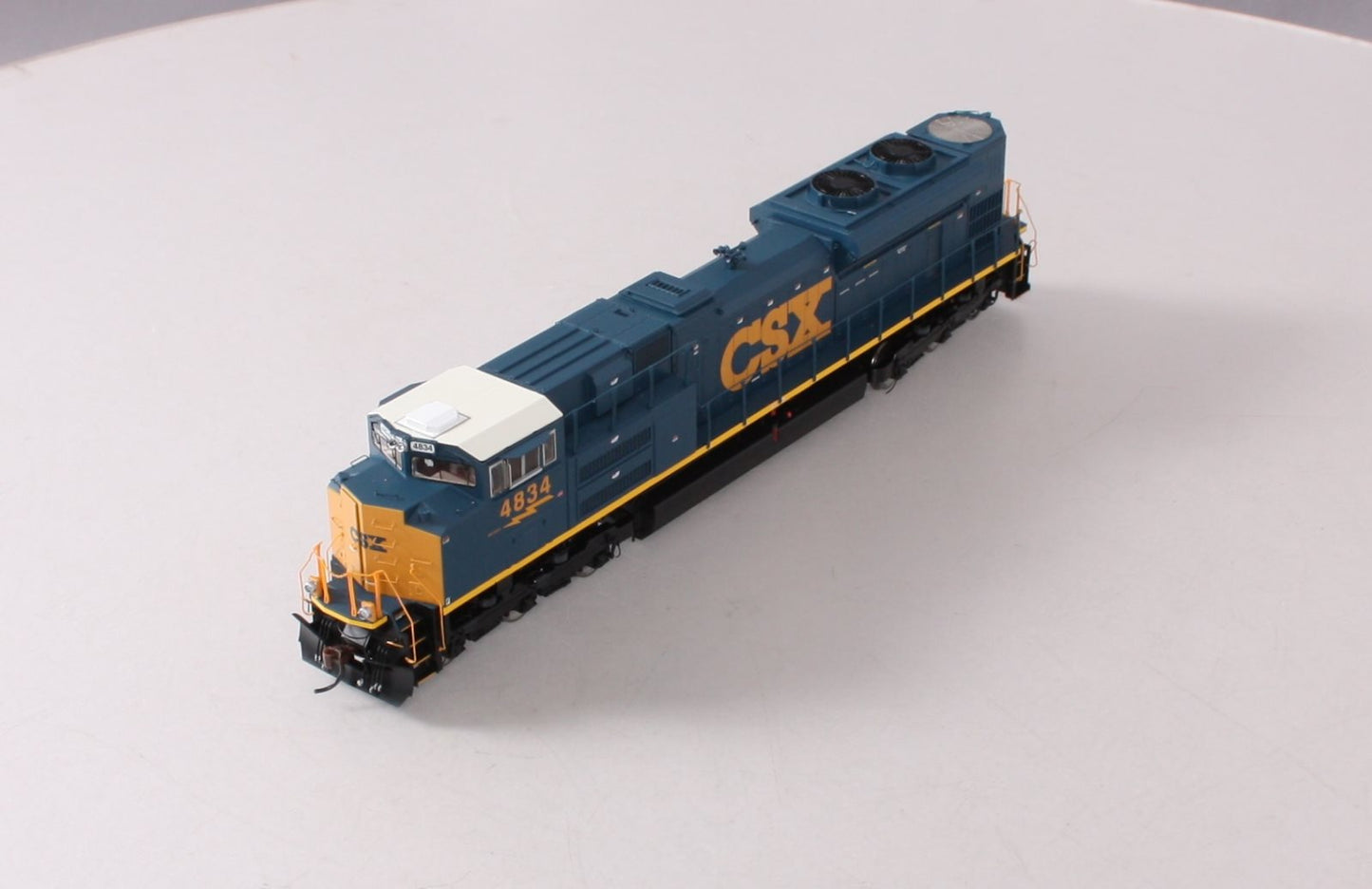 Athearn G68697 HO Scale CSX SD70ACe Diesel Engine #4834 with DCC & Sound