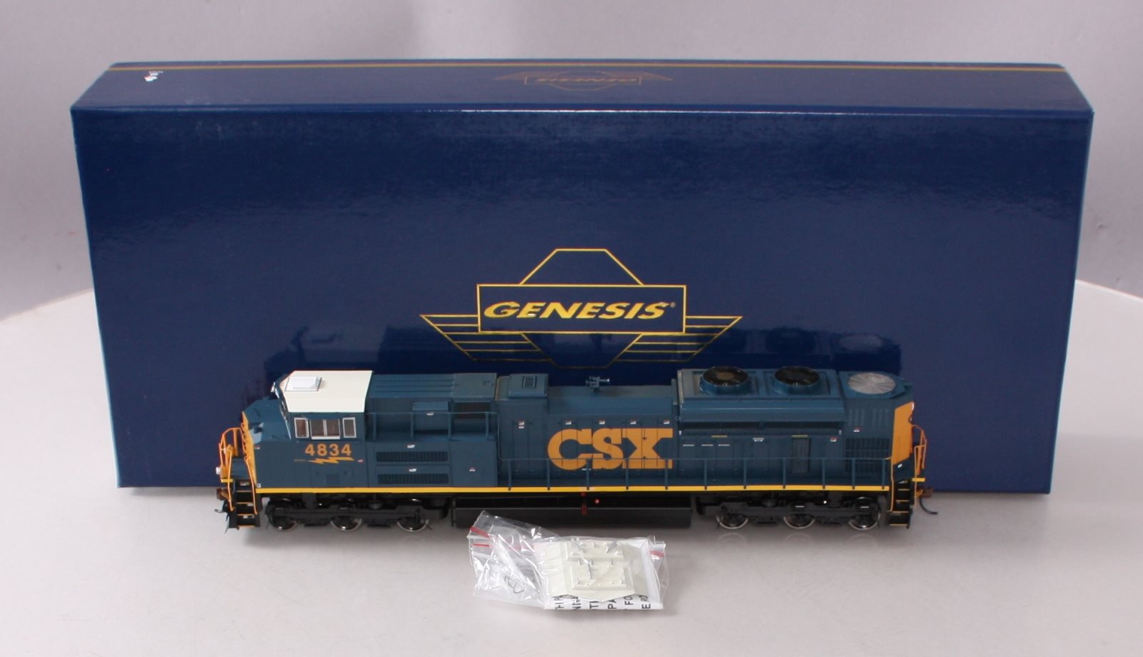 Athearn G68697 HO Scale CSX SD70ACe Diesel Engine #4834 with DCC & Sound