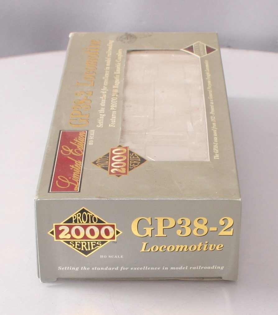 Proto 2000 30791 HO Union Pacific GP38-2 Diesel Locomotive #2040 LN/Box