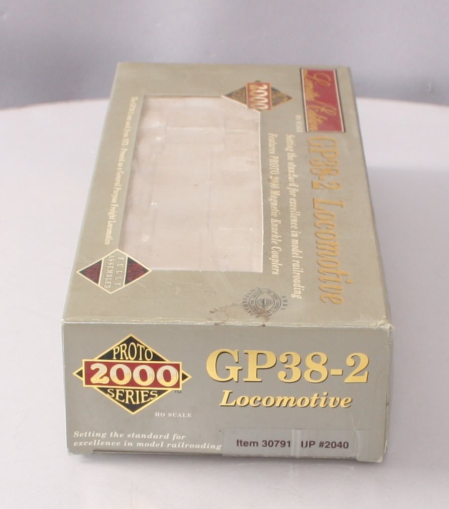 Proto 2000 30791 HO Union Pacific GP38-2 Diesel Locomotive #2040 LN/Box