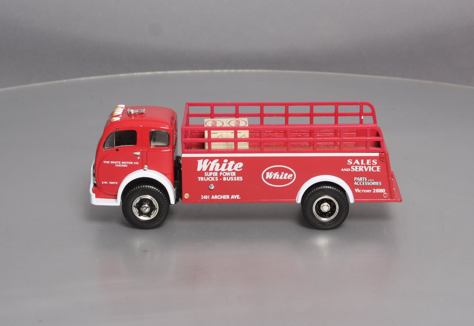 First Gear 19-2084 1:34 Die Cast 1953 White Motor Co. Stake Body Truck