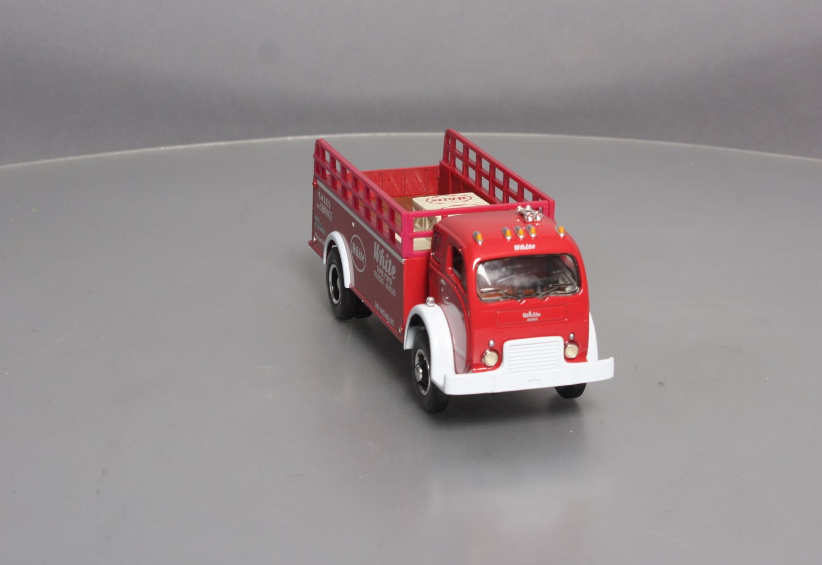 First Gear 19-2084 1:34 Die Cast 1953 White Motor Co. Stake Body Truck