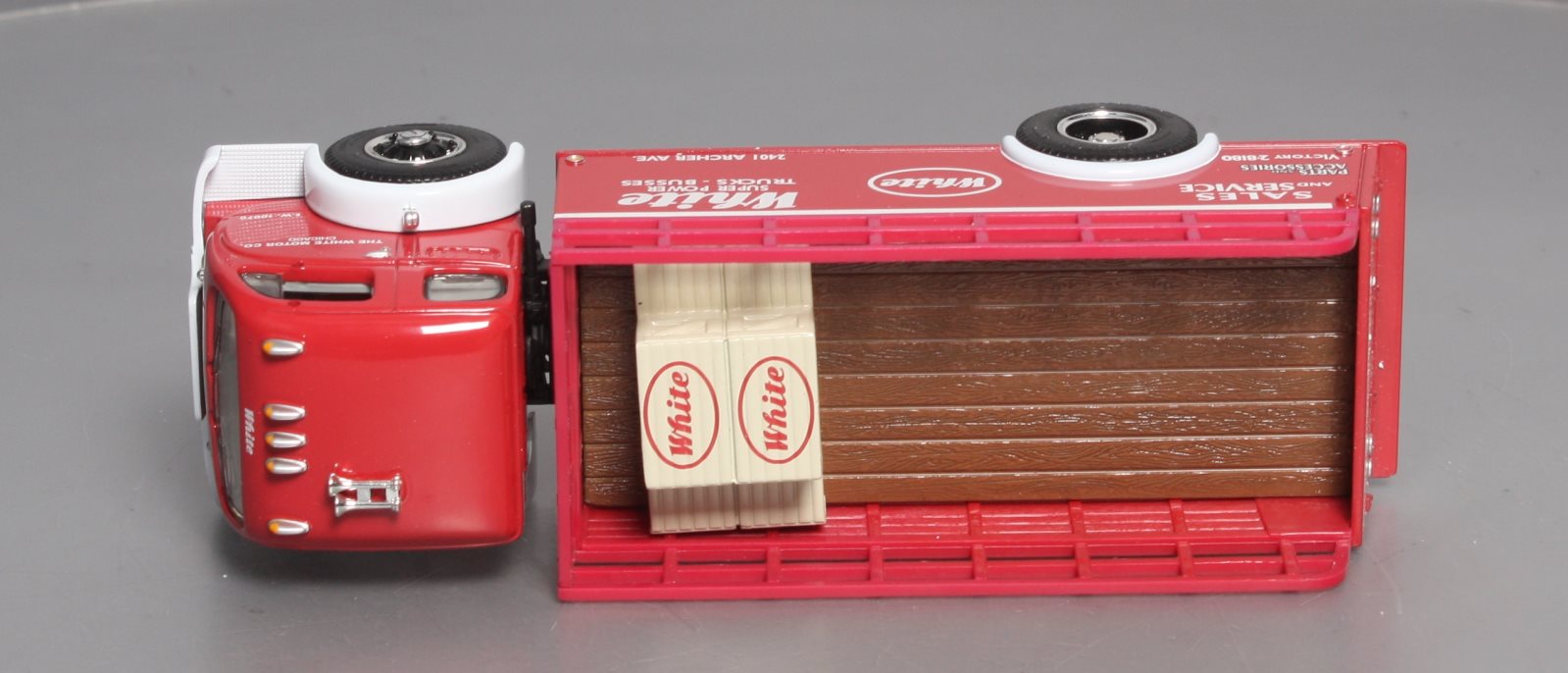 First Gear 19-2084 1:34 Die Cast 1953 White Motor Co. Stake Body Truck