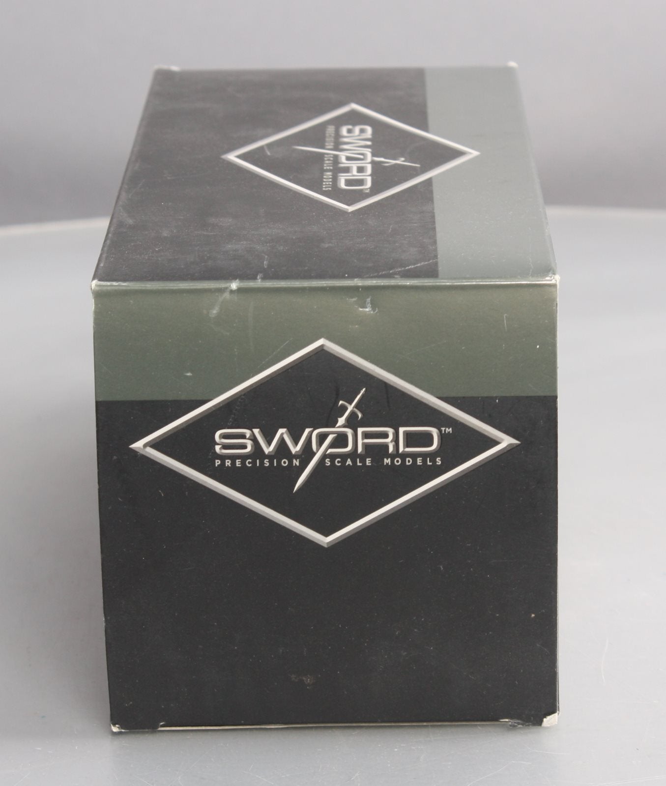 Sword Models SW2041-R 1:50 Red Peterbilt 357 w/Elliot Fuel and Lube Body LN/Box