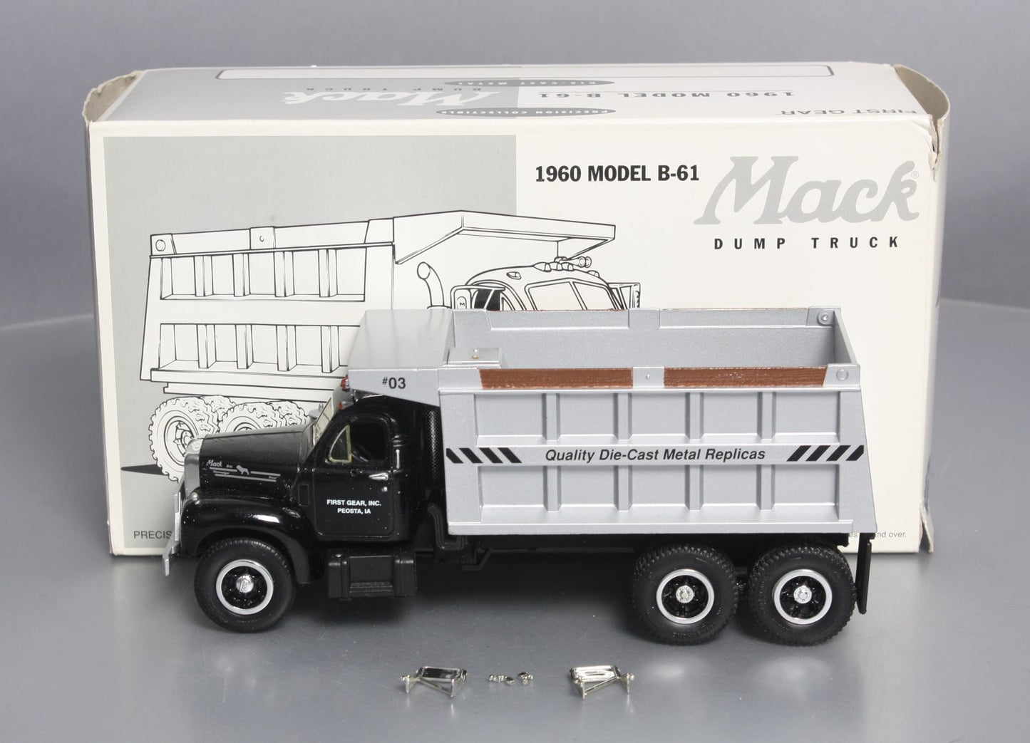 First Gear 19-0008 1:34 Scale 1960 Model B-61 Mack Dump Truck