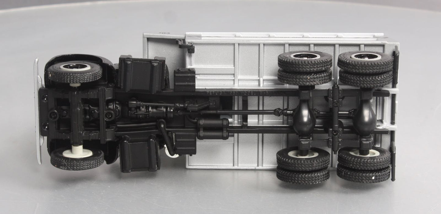 First Gear 19-0008 1:34 Scale 1960 Model B-61 Mack Dump Truck