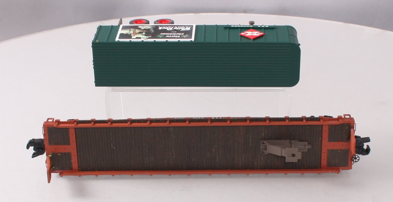 S-Helper Service 01811 S REA Christmas 53'6