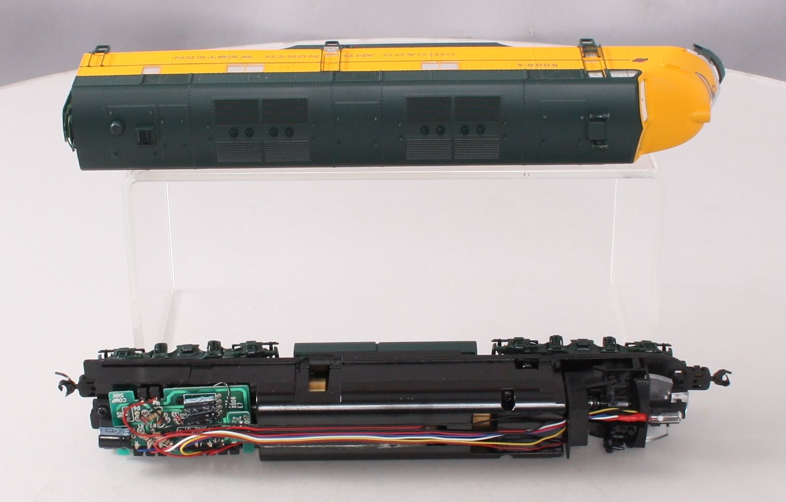 Proto 2000 23188 HO C&NW E-6 Diesel Locomotive w/Mars Light #5006A LN/Box