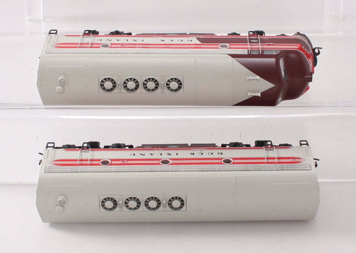 Athearn G22008 HO Scale Rock Island F-7A/B Diesel Locomotive Set #677/677B LN/Box