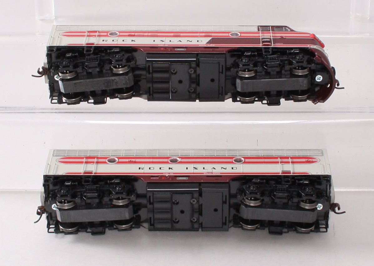 Athearn G22008 HO Scale Rock Island F-7A/B Diesel Locomotive Set #677/677B LN/Box
