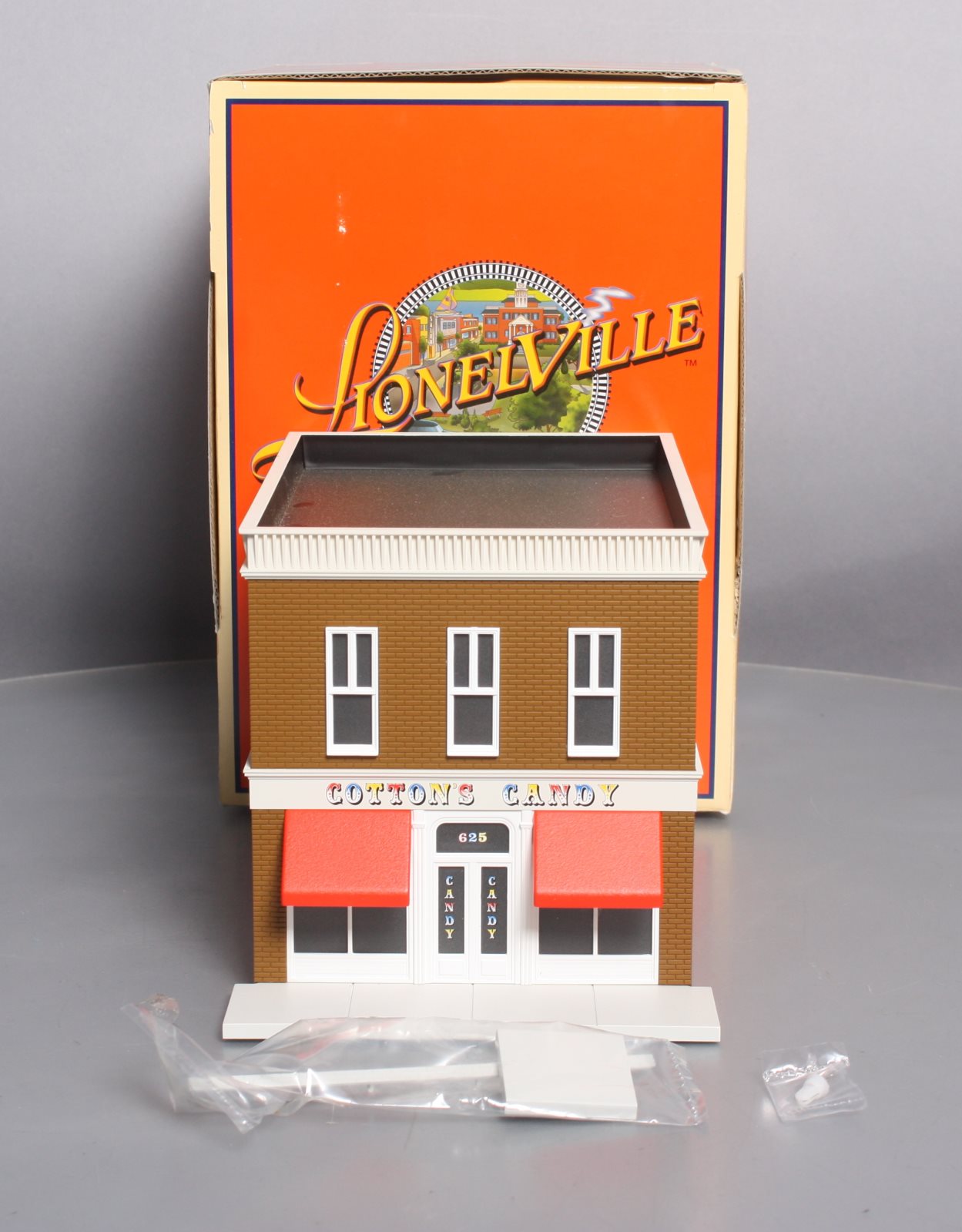 Lionel 6-34125 O Scale Cotton's Candy Store NIB