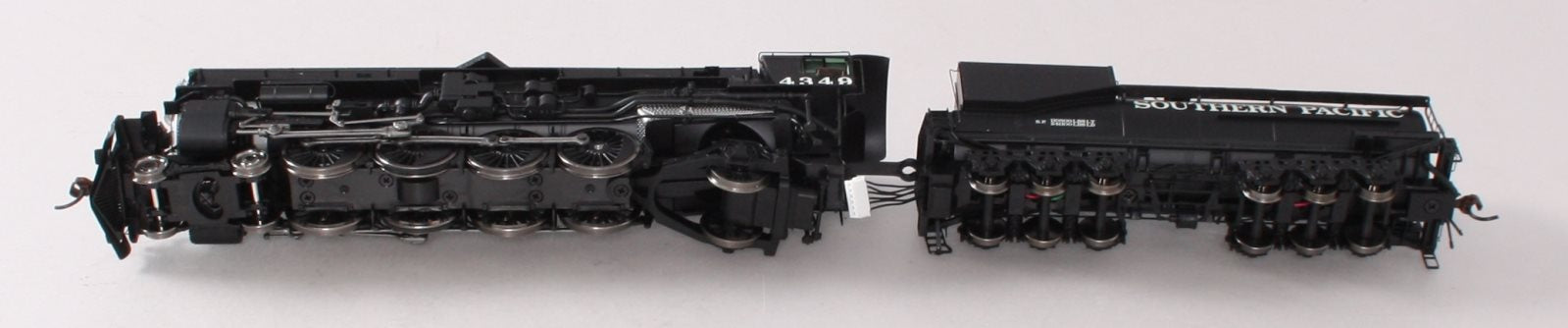 Athearn G97055 HO Southern Pacific MT-4 4-8-2 Steam Locomotive & Tender