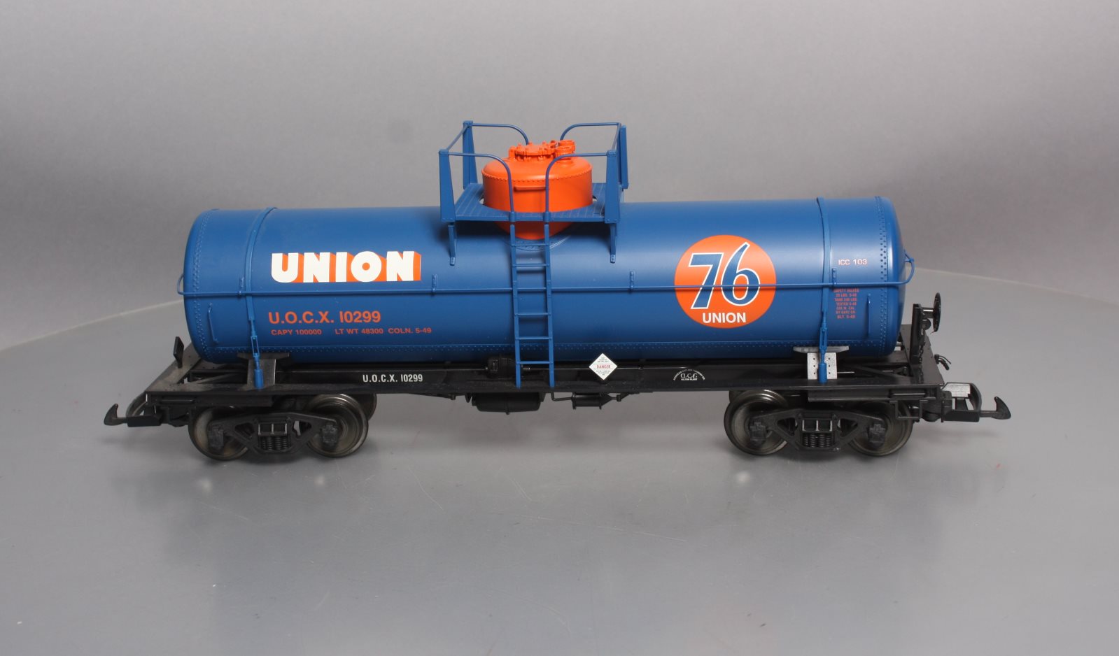 USA Trains R15121 G Union 10,000-Gallon Tank Car Blue