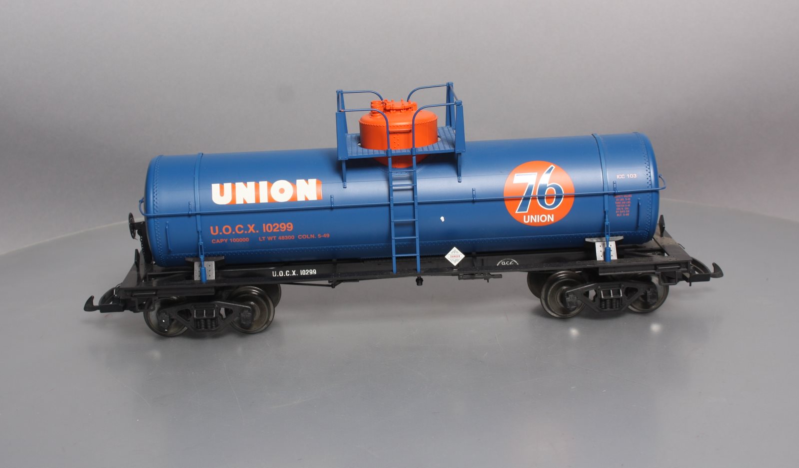 USA Trains R15121 G Union 10,000-Gallon Tank Car Blue