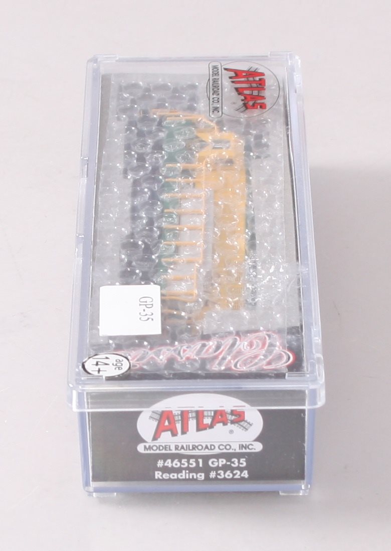 Atlas 46551 N Scale Reading GP35 Diesel Locomotive #3624 – Trainz