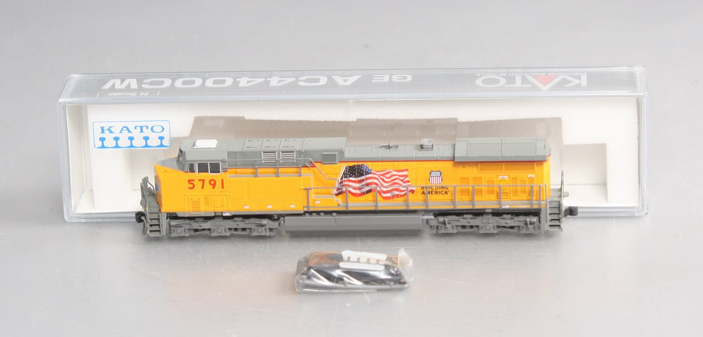 Kato 176-7008 N Union Pacific w/Flag AC4400CW Diesel Locomotive #5791