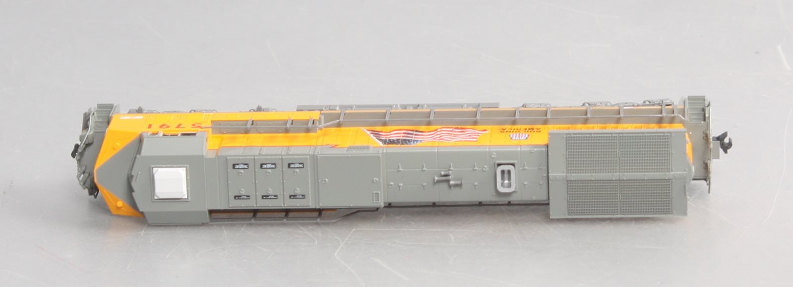 Kato 176-7008 N Union Pacific w/Flag AC4400CW Diesel Locomotive #5791