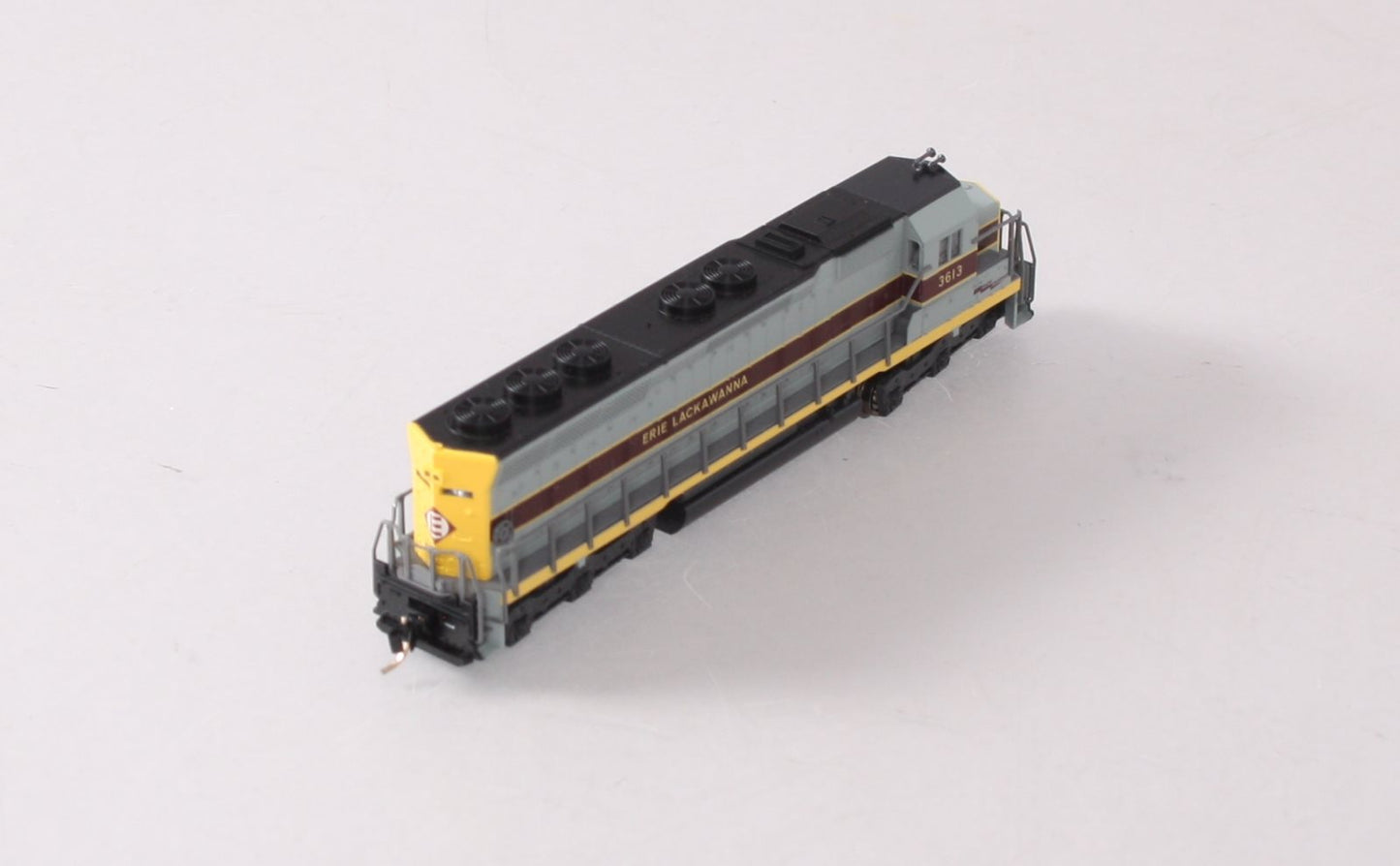 Kato 176-3110 N Scale Erie Lackawanna SD-45 Diesel Locomotive #3613