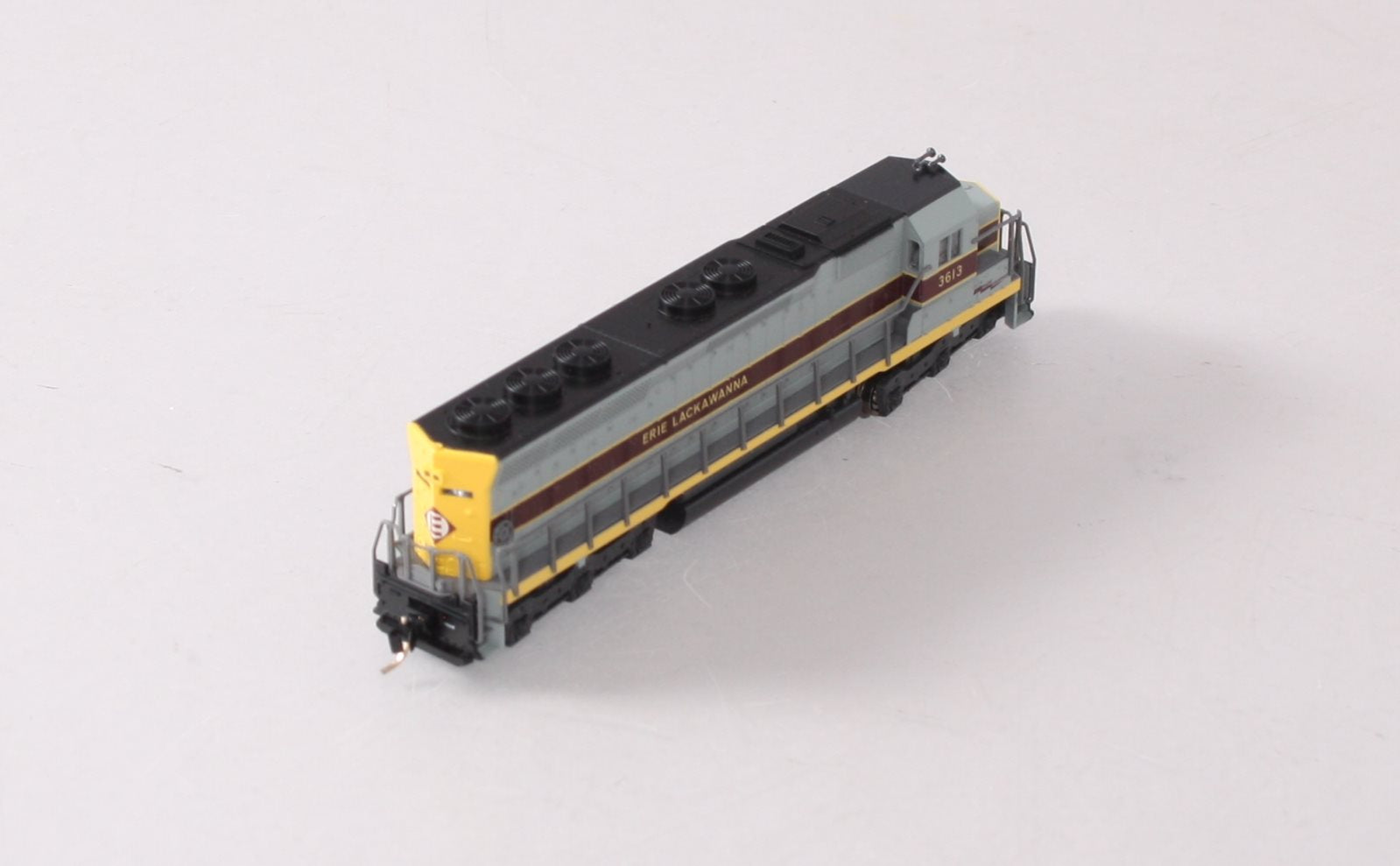 Kato 176-3110 N Scale Erie Lackawanna SD-45 Diesel Locomotive #3613