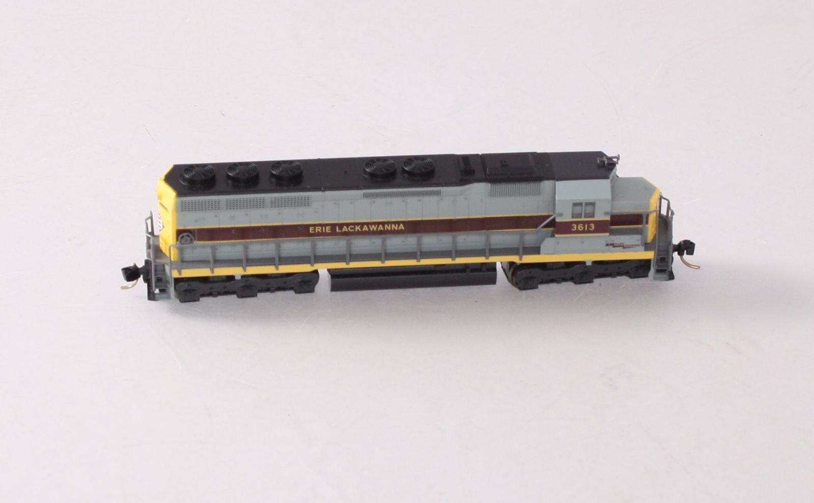 Kato 176-3110 N Scale Erie Lackawanna SD-45 Diesel Locomotive #3613