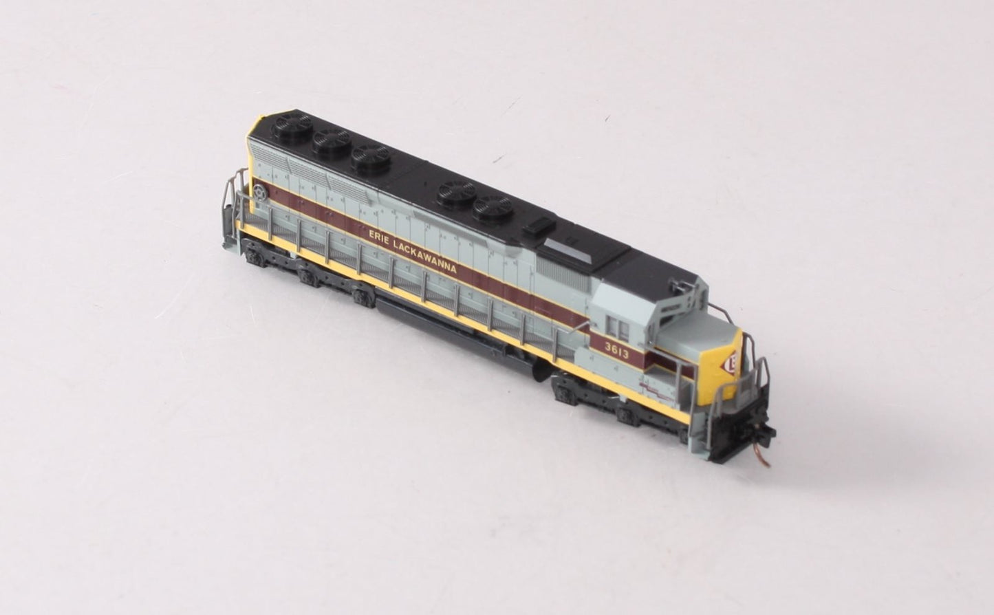 Kato 176-3110 N Scale Erie Lackawanna SD-45 Diesel Locomotive #3613
