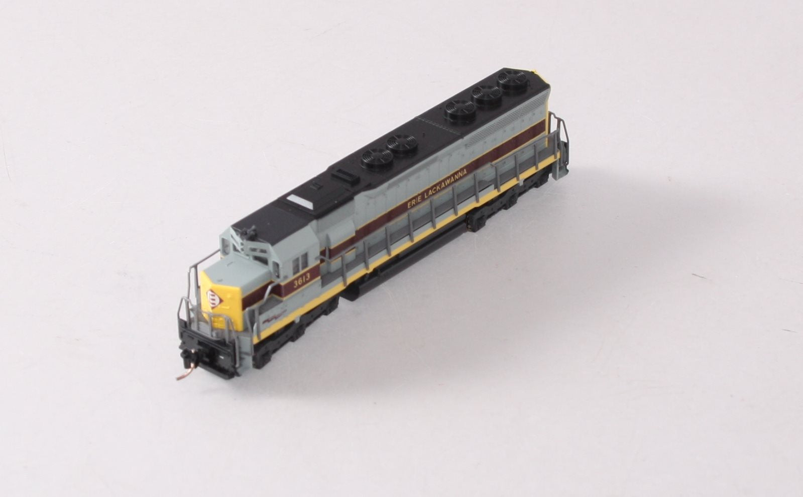 Kato 176-3110 N Scale Erie Lackawanna SD-45 Diesel Locomotive #3613