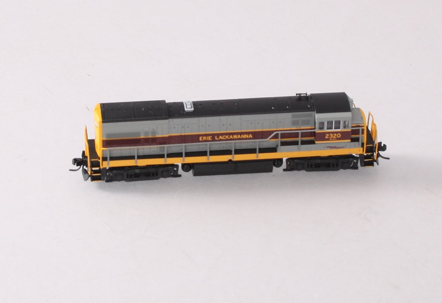Atlas 40002999 N Erie Lackawanna U23B Locomotive #2320