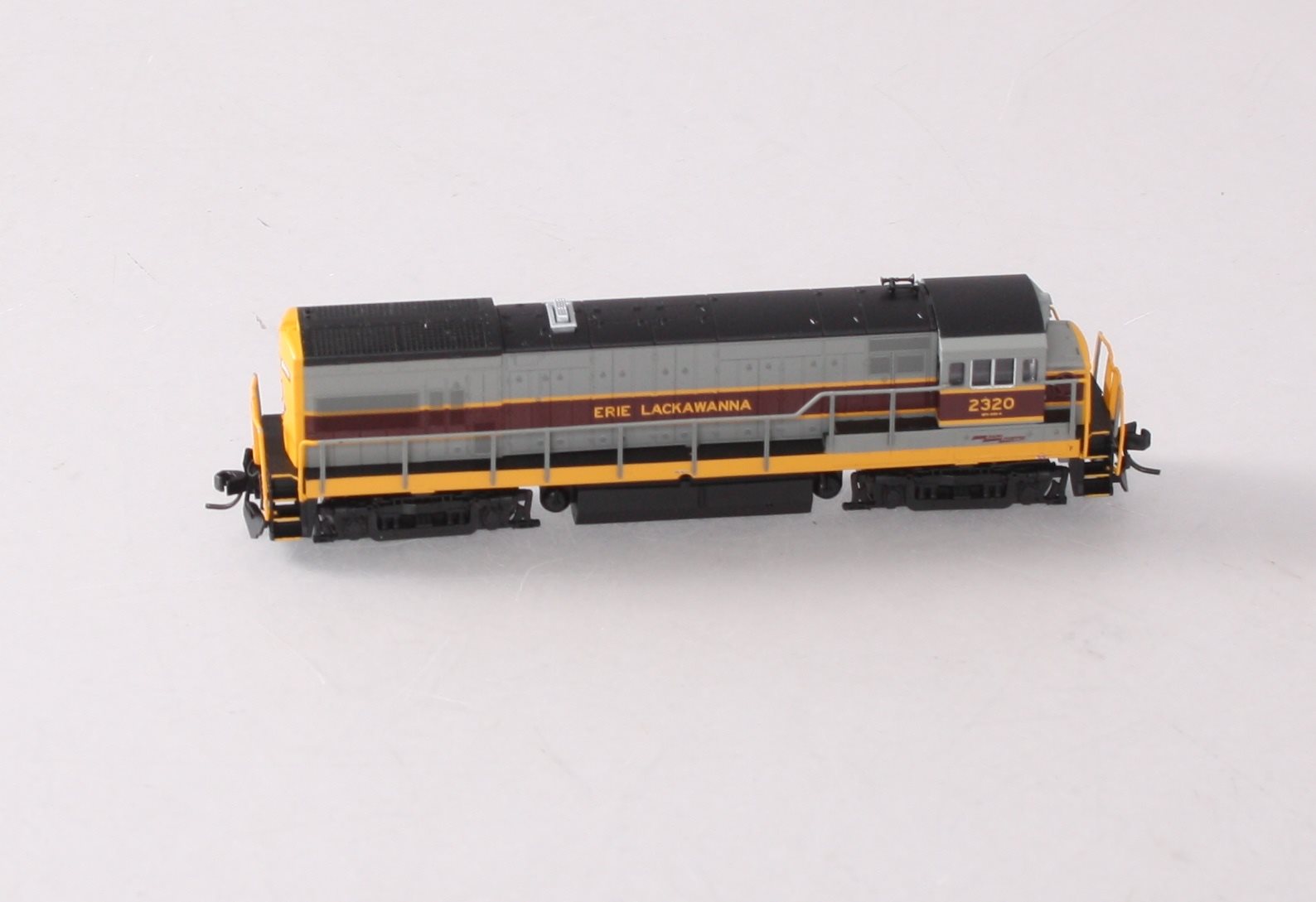 Atlas 40002999 N Erie Lackawanna U23B Locomotive #2320