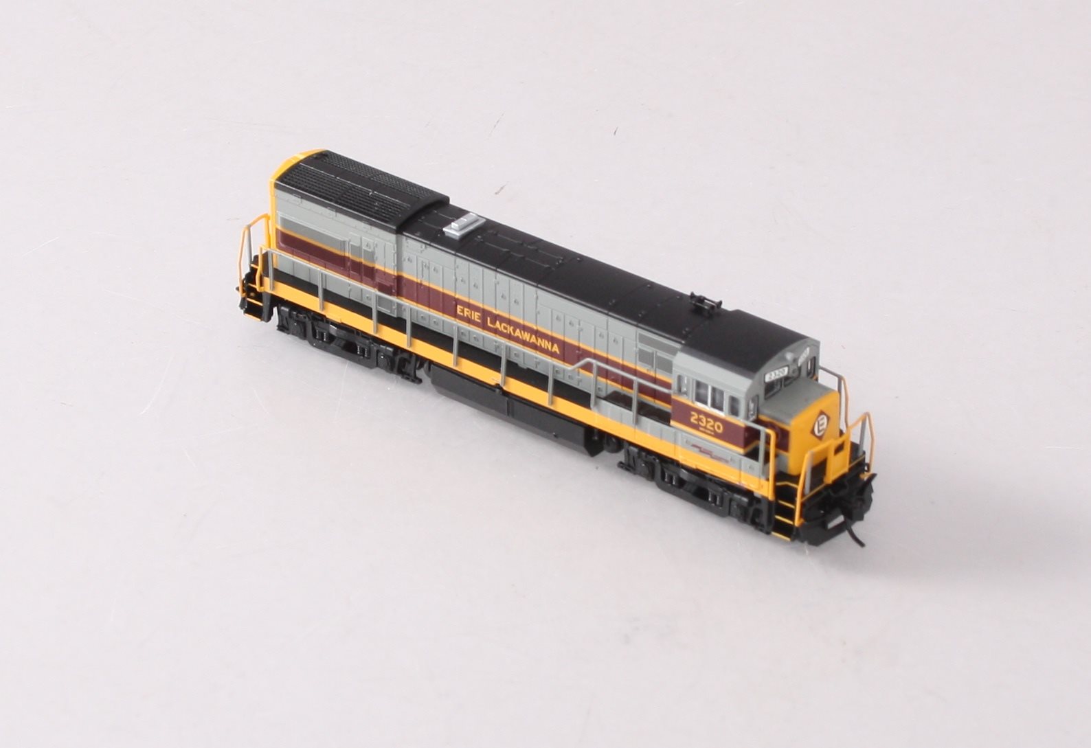 Atlas 40002999 N Erie Lackawanna U23B Locomotive #2320