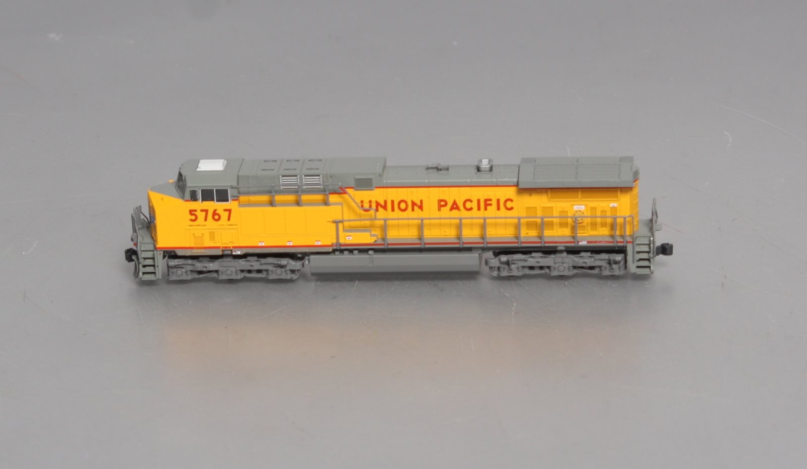 Kato 176-7006 N Scale Union Pacific AC4400CW Diesel w/Lightning Stripe #5767