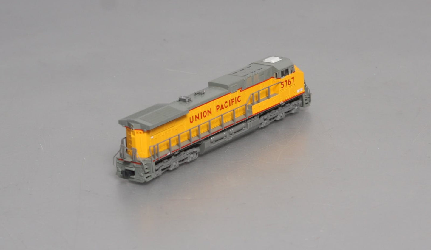 Kato 176-7006 N Scale Union Pacific AC4400CW Diesel w/Lightning Stripe #5767