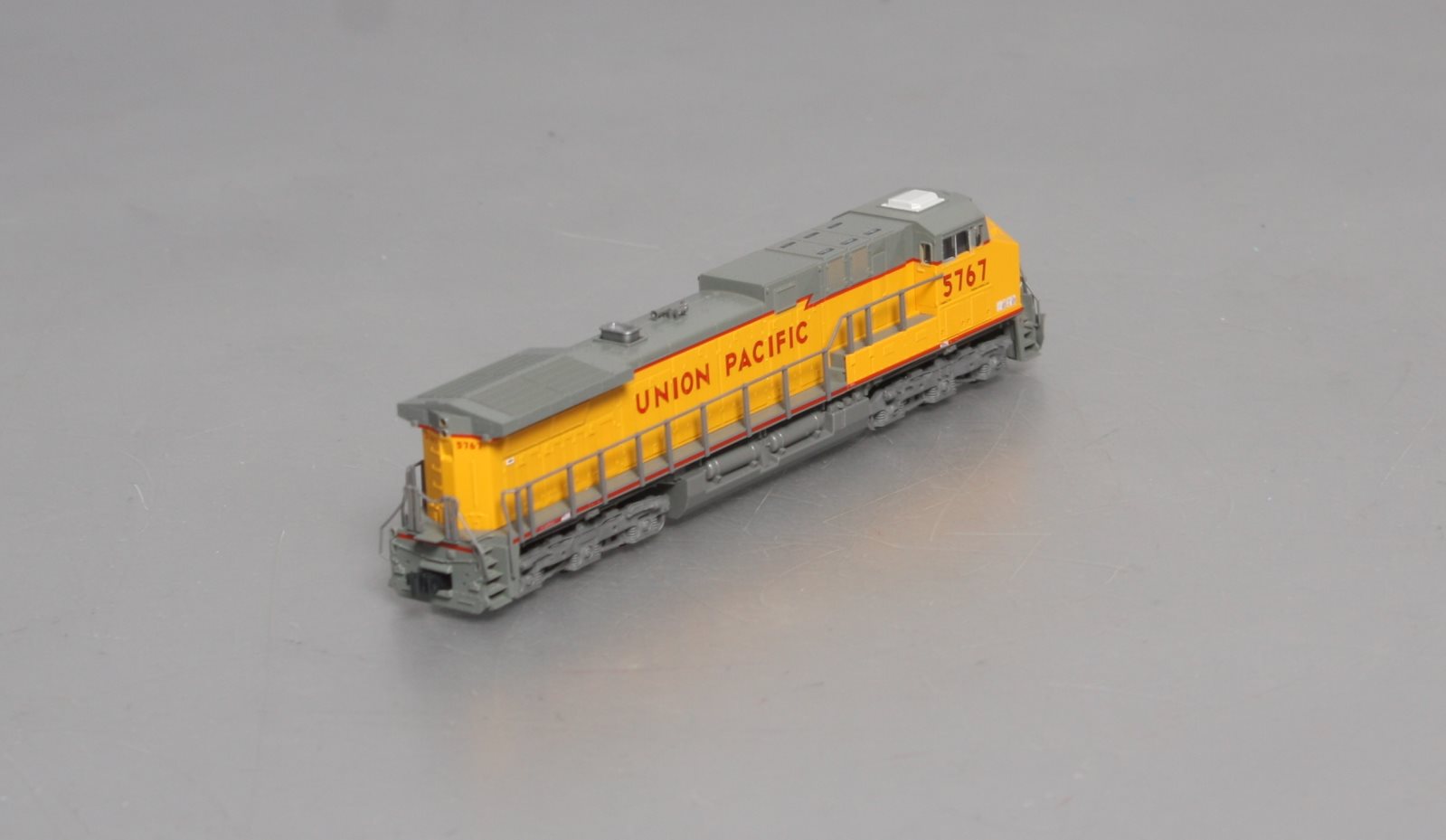 Kato 176-7006 N Scale Union Pacific AC4400CW Diesel w/Lightning Stripe #5767