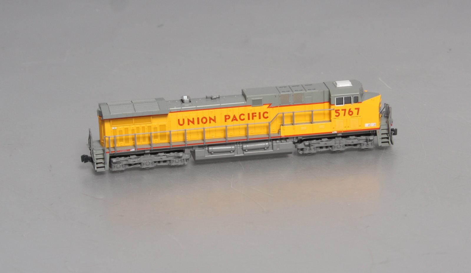 Kato 176-7006 N Scale Union Pacific AC4400CW Diesel w/Lightning Stripe #5767