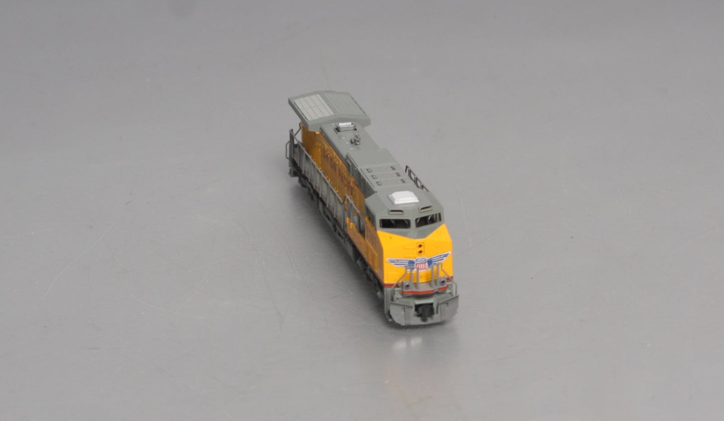 Kato 176-7006 N Scale Union Pacific AC4400CW Diesel w/Lightning Stripe #5767