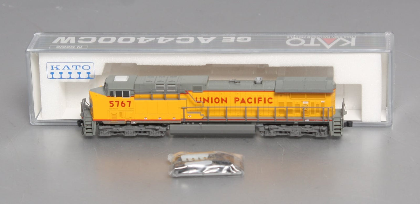 Kato 176-7006 N Scale Union Pacific AC4400CW Diesel w/Lightning Stripe #5767