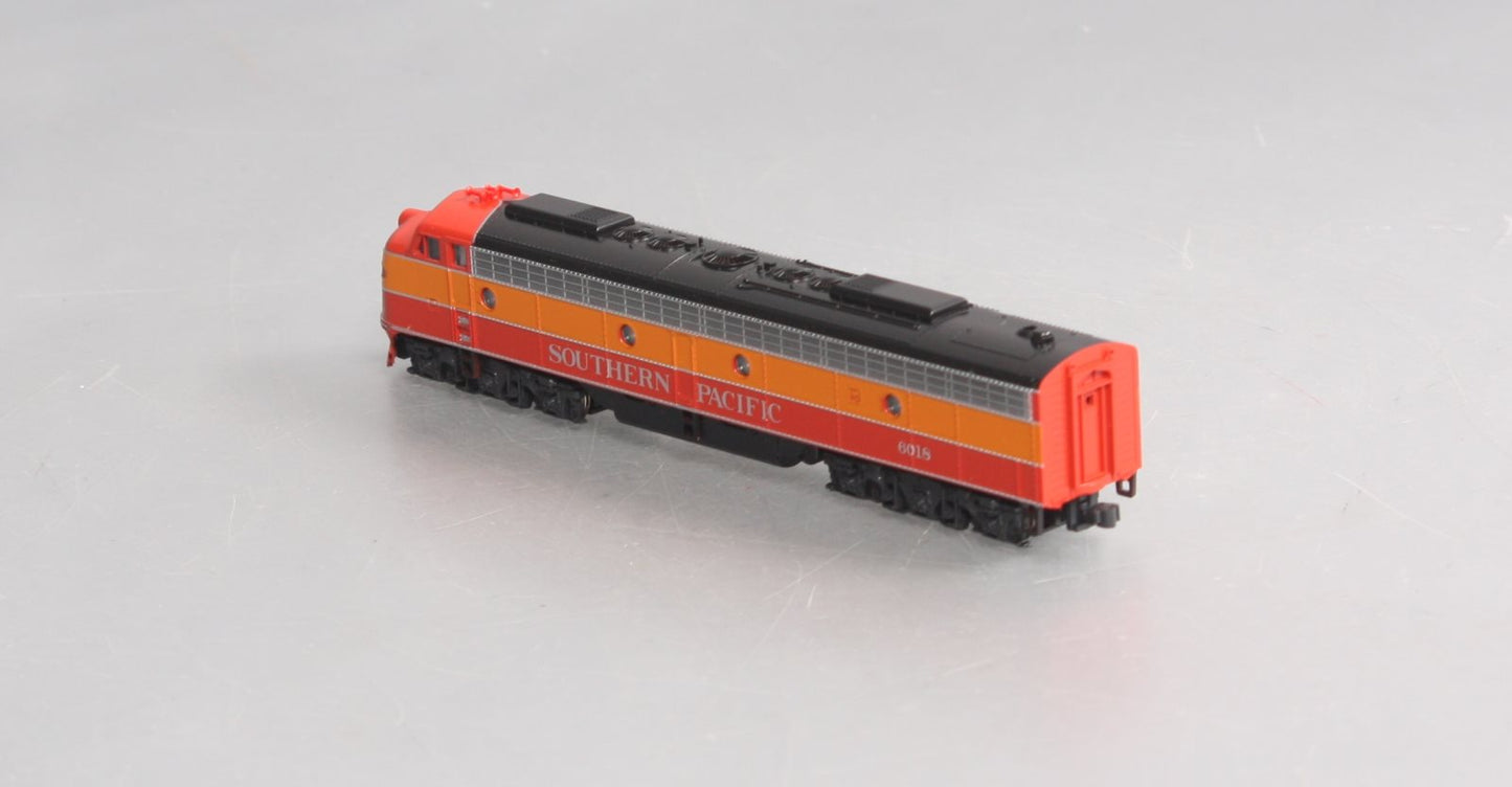 Kato 176-5307 N Scale Southern Pacific E8/9A Diesel Locomotive #6018