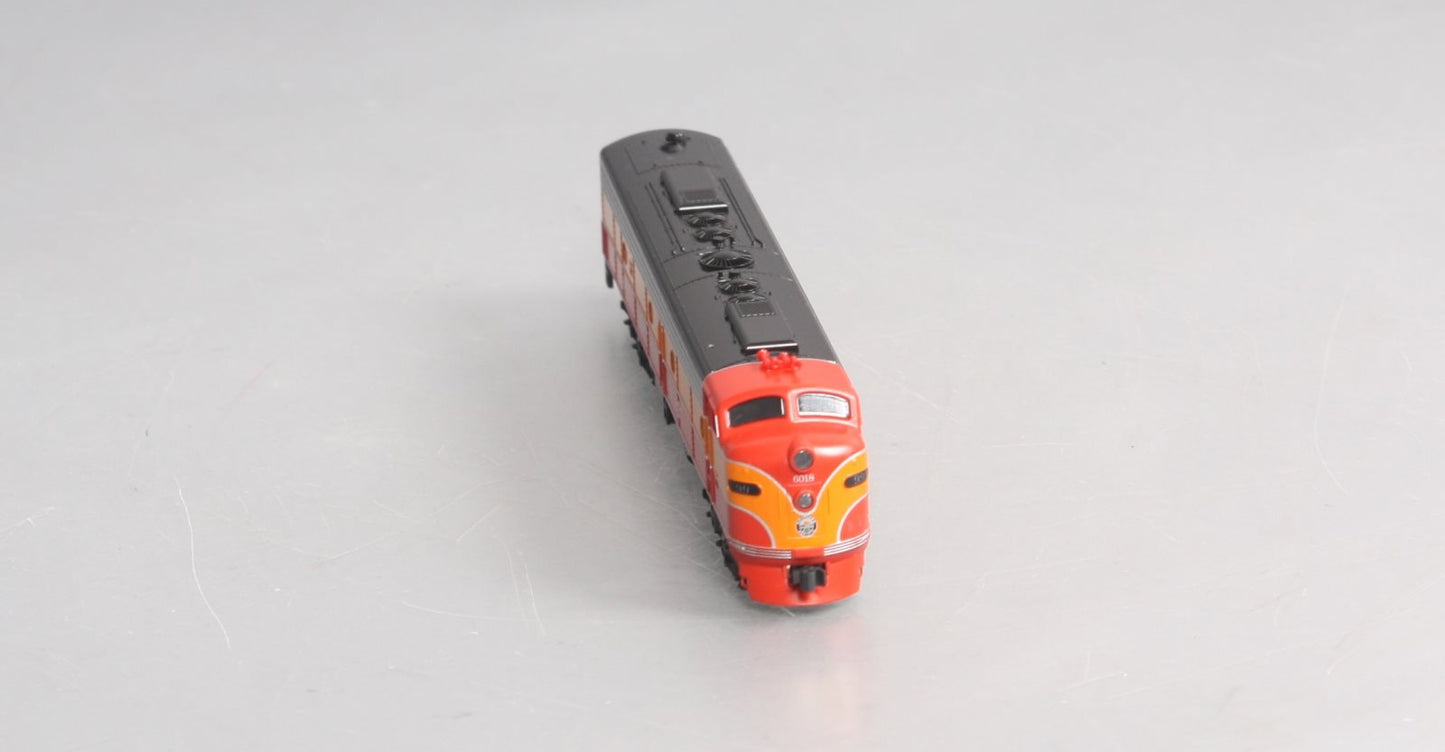 Kato 176-5307 N Scale Southern Pacific E8/9A Diesel Locomotive #6018