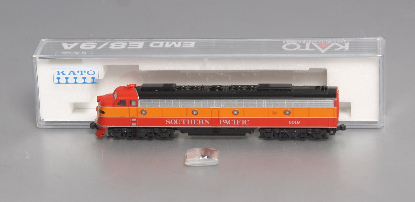 Kato 176-5307 N Scale Southern Pacific E8/9A Diesel Locomotive #6018